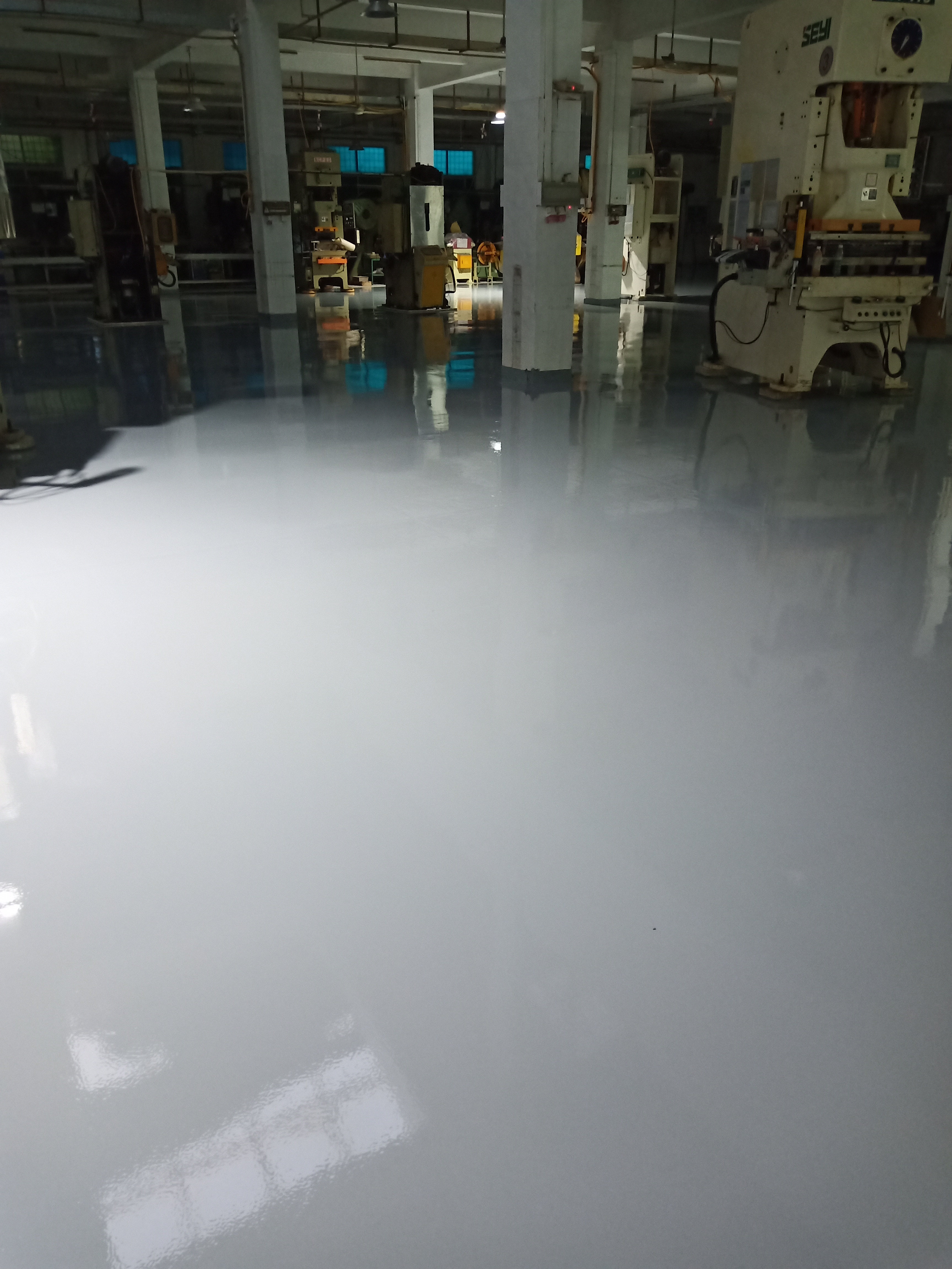 環(huán)氧樹脂砂漿薄涂地坪
